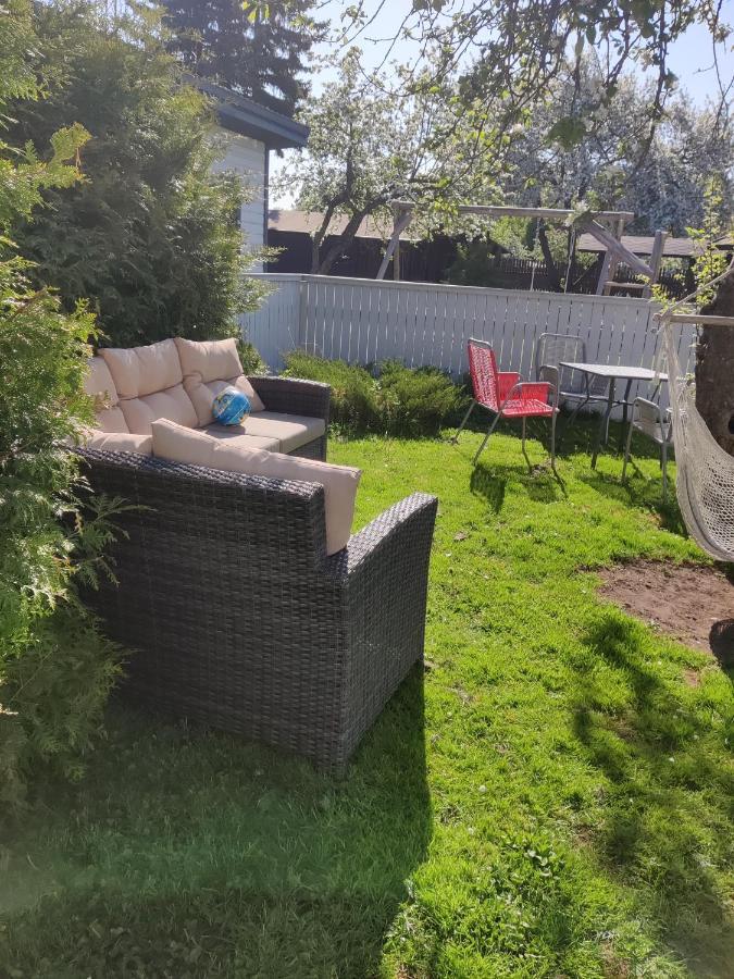 Karjamaa Apartment - Garden, Free Parking, Air Conditioning Pärnu Kültér fotó